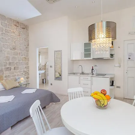 Lausion Apartments Апартаменты