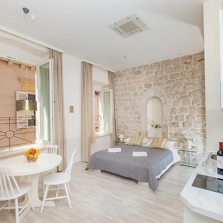 Lausion Apartments