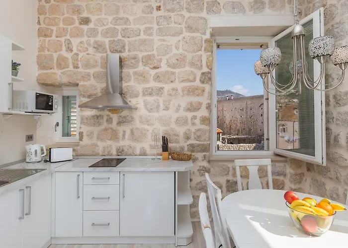 アパート ラウズィオン *