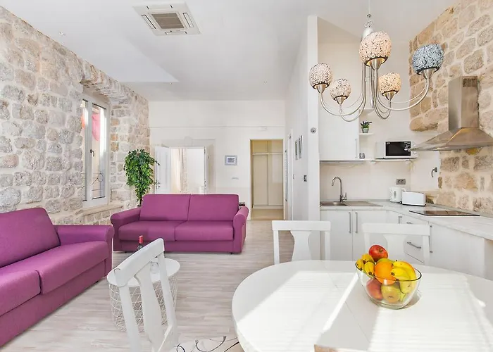 ラウズィオン アパート