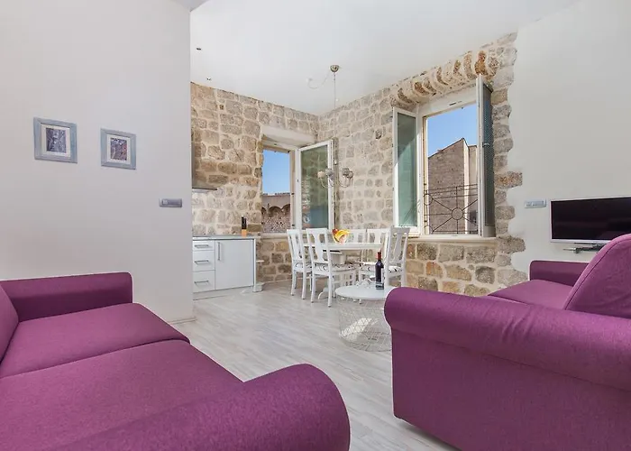 ラウズィオン アパート